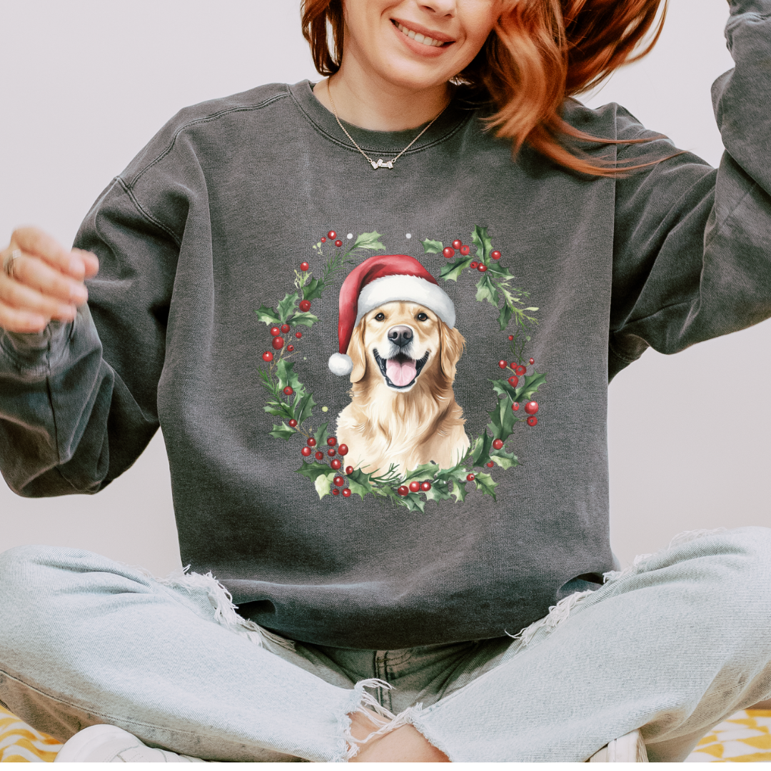 Golden Retriever Christmas Comfort ColorsCrewneck Sweatshirt