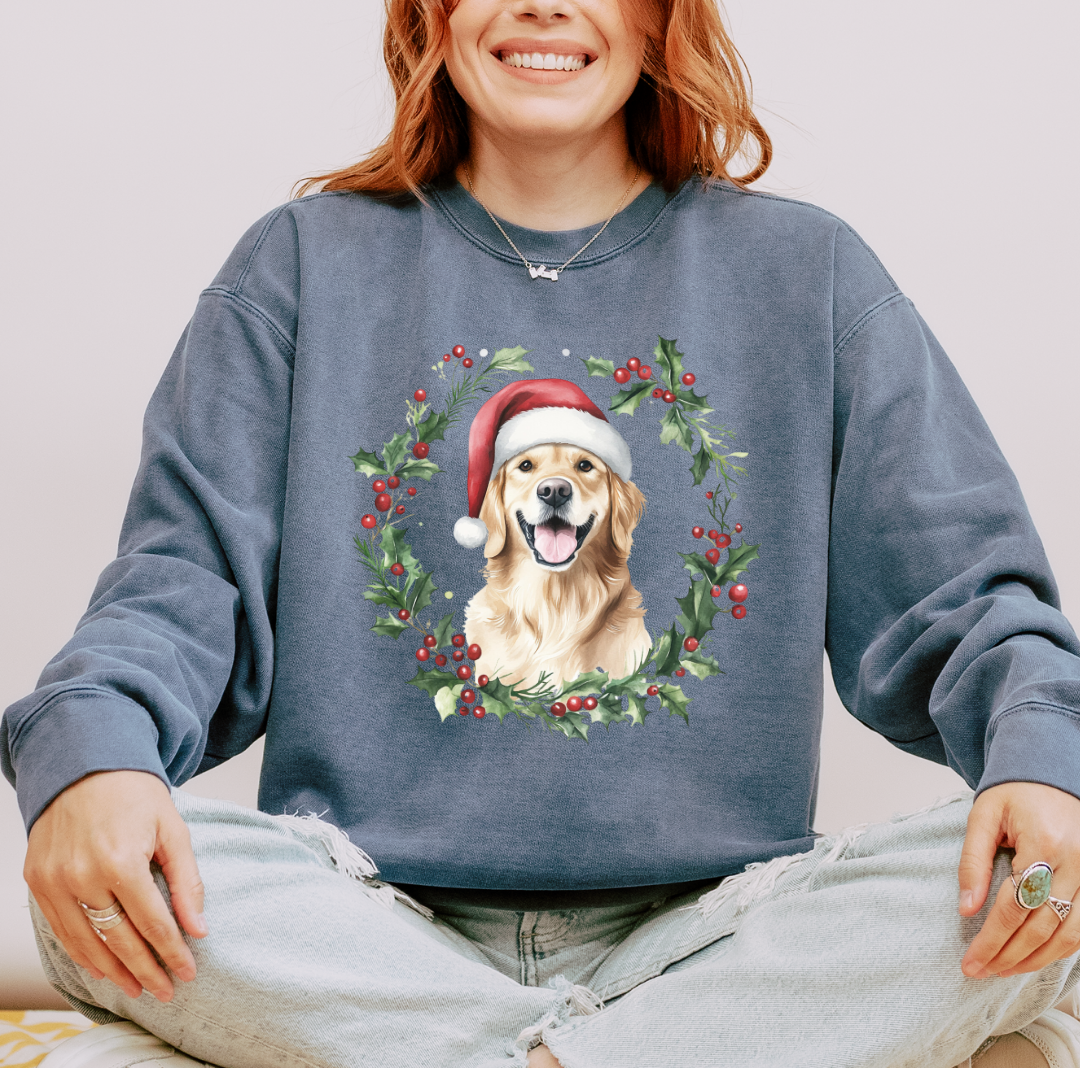 Golden Retriever Christmas Comfort ColorsCrewneck Sweatshirt