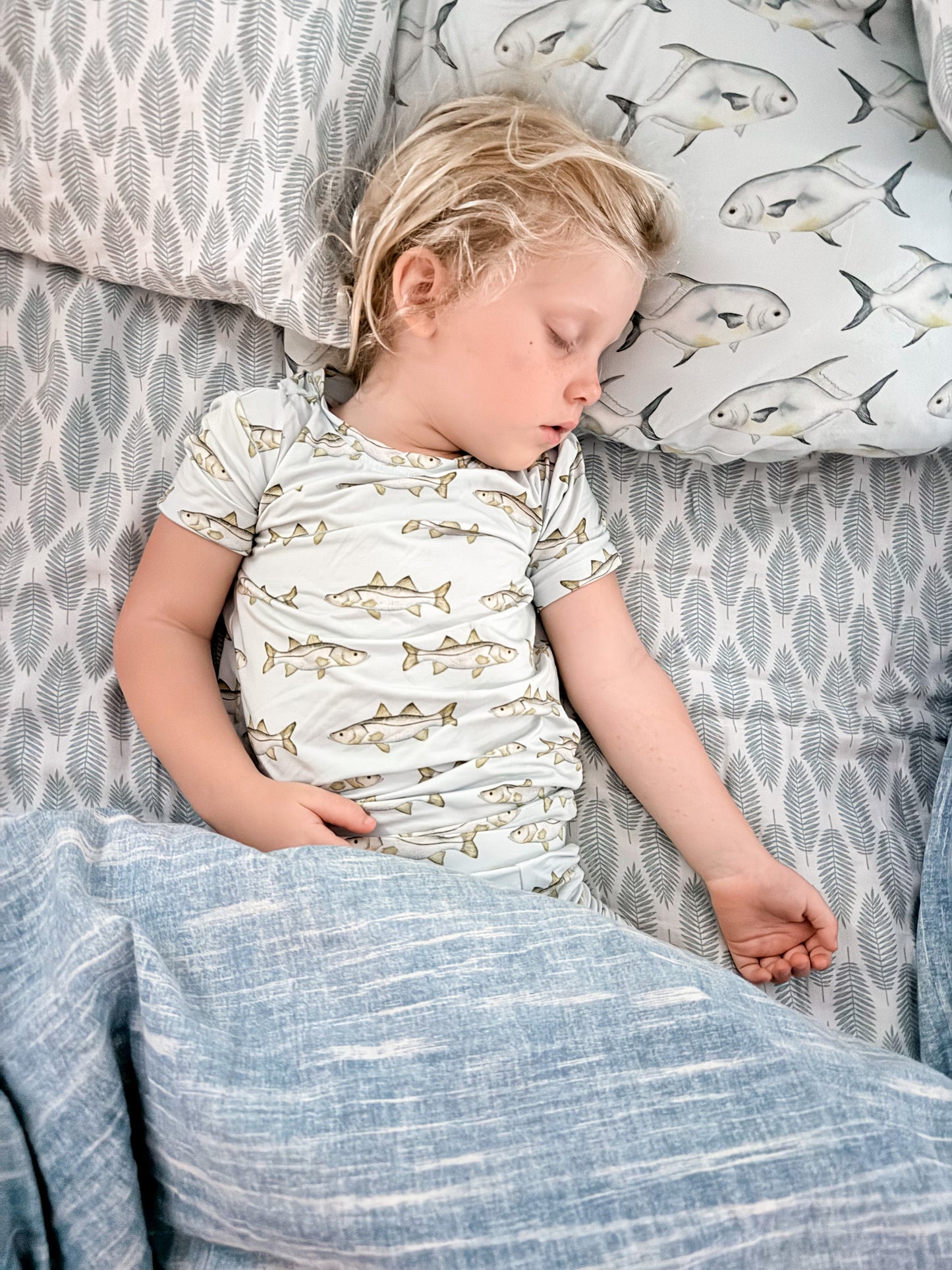 Short Sleeve with Shorts Two Piece Sets (2T- 7/8)